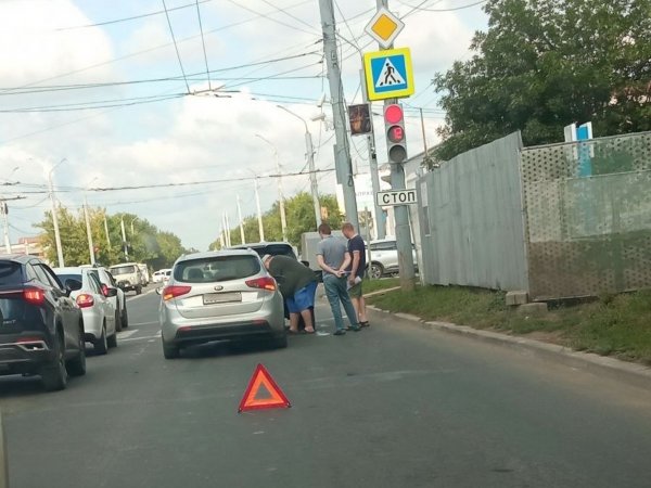 Из-за аварии на проспекте Победы образовалась пробка