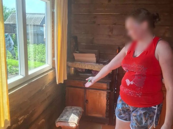 Один удар — и перелом челюсти: жительницу Оренбургской области будут судить после застольного конфликта