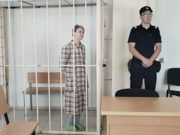 Рецидивистка, сидящая за убийство, сбежала из колонии в Бузулуке во время шопинга