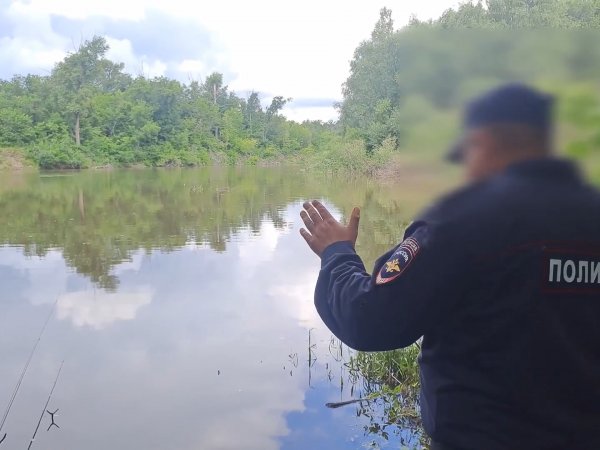 Во время рыбалки супруги упали в Сакмару: женщину спас полицейский из Кувандыка