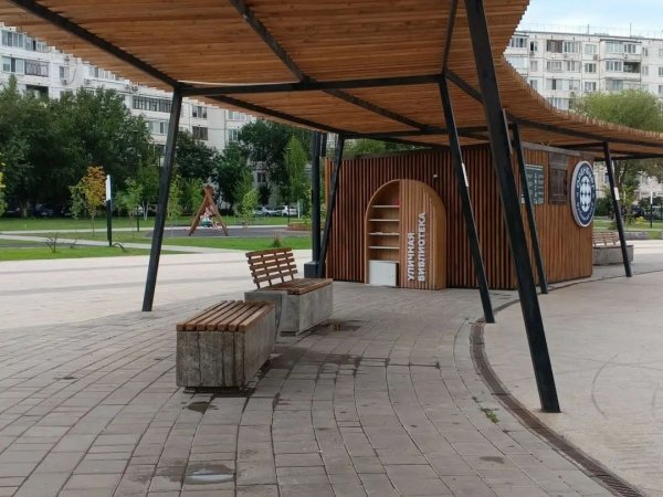 От дождя все равно не укрыться: жители жалуются на перголы в парке на Чкалова