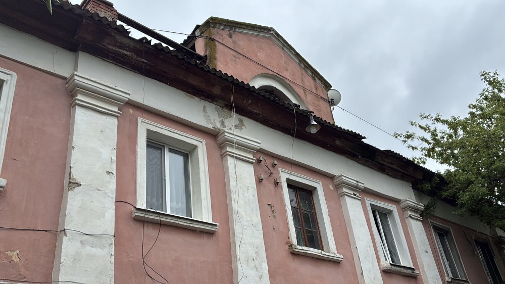 Аварийный дом на Нагорной, 10 в Оренбурге. Фото 1743.ru Аварийный дом на Нагорной, 10 в Оренбурге. Фото 1743.ru