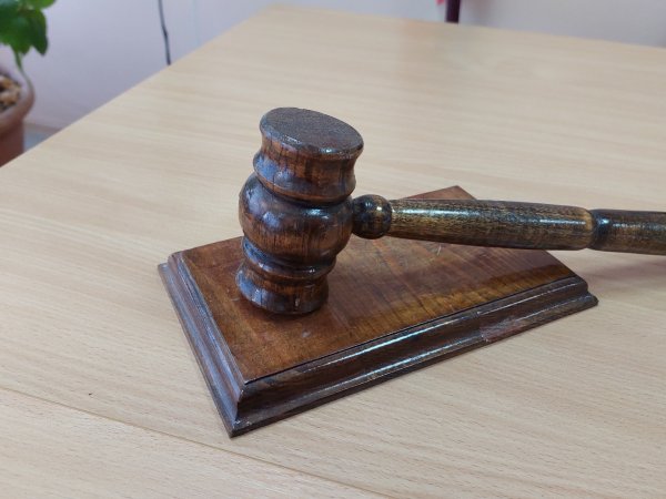 суд назначил по 20 часов  работ за каждый штраф