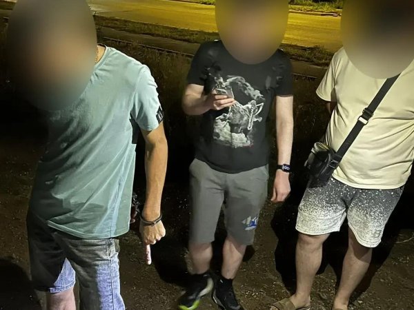 В Оренбурге полицейские нашли у мужчины наркотики в кроссовке