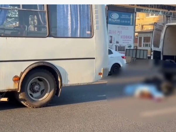 23-летний оренбуржец погиб под колесами ПАЗика