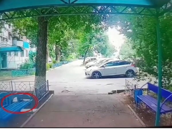 Оренбурженка украла сумку у соседки и была задержана полицией