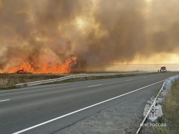 На востоке Оренбуржья вновь начался ландшафтный пожар