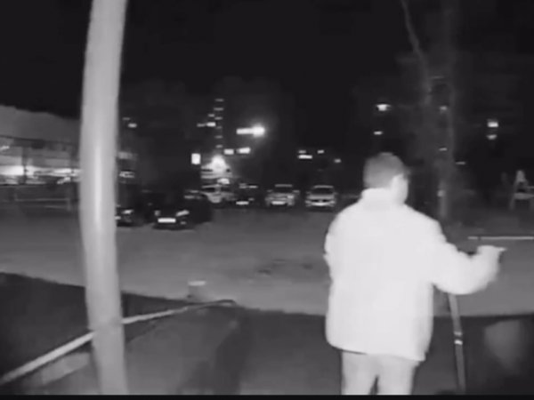 Видео: житель Оренбурга украл у соседа самокат