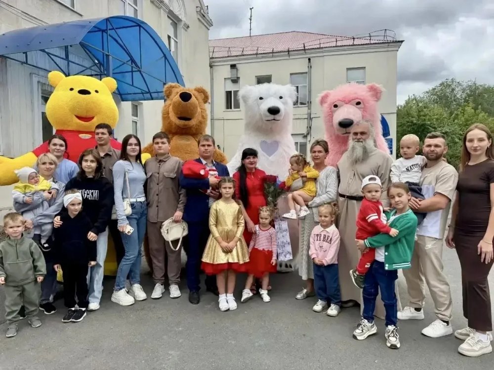 Многодетная семья из Оренбуржья. Фото: соцсети Евгения Солнцева