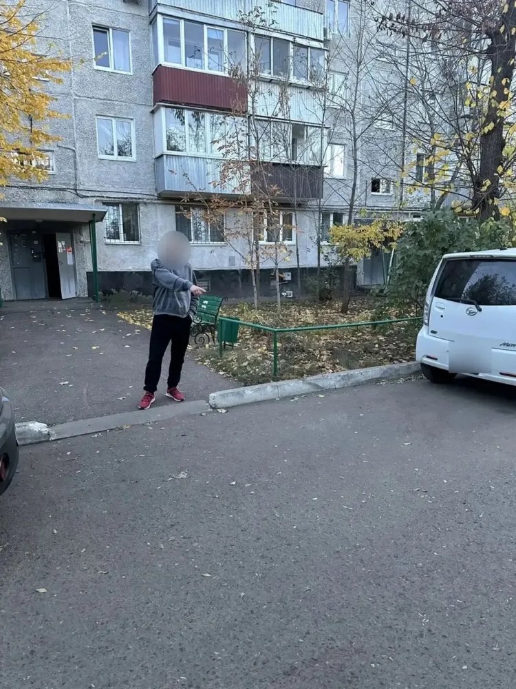 В Оренбурге таксист украл у пассажира телефон