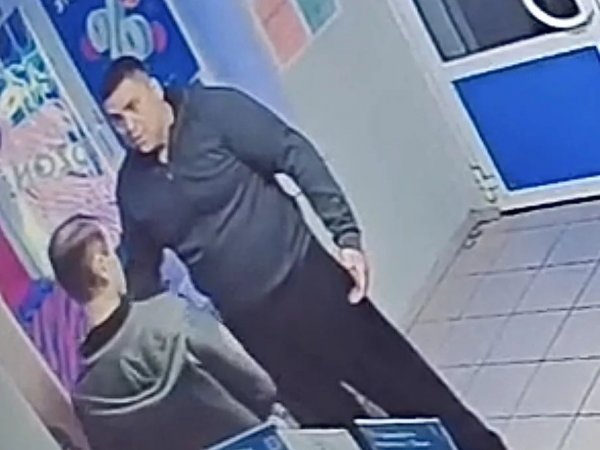 Избил и скрылся: полицейские Оренбурга разыскивают хулигана
