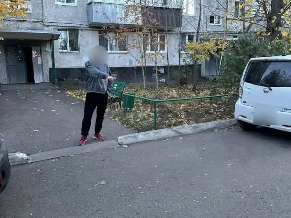 В Оренбурге таксист украл у пассажира телефон